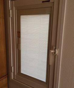 プラマードにブラインド入りペアガラス