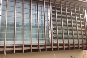 面格子は窓からの防犯対策の基本です